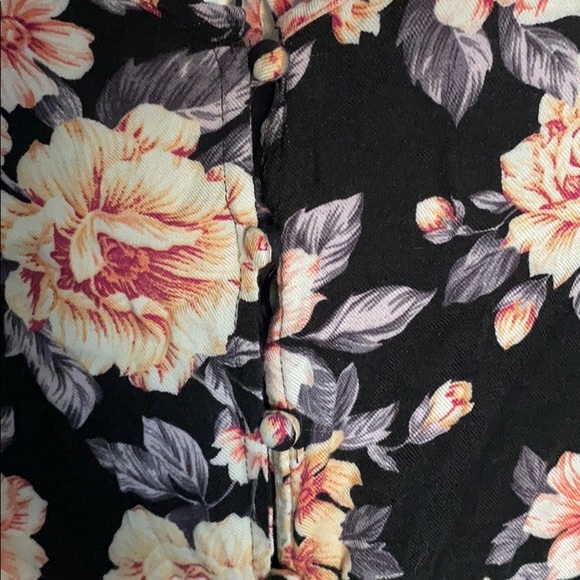 American Eagle floral tank - Picture 2 of 3